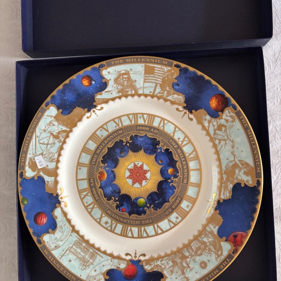 Royal Worcester Millennium 2000 Cabinet Plate - NEW - Picture 1 of 4